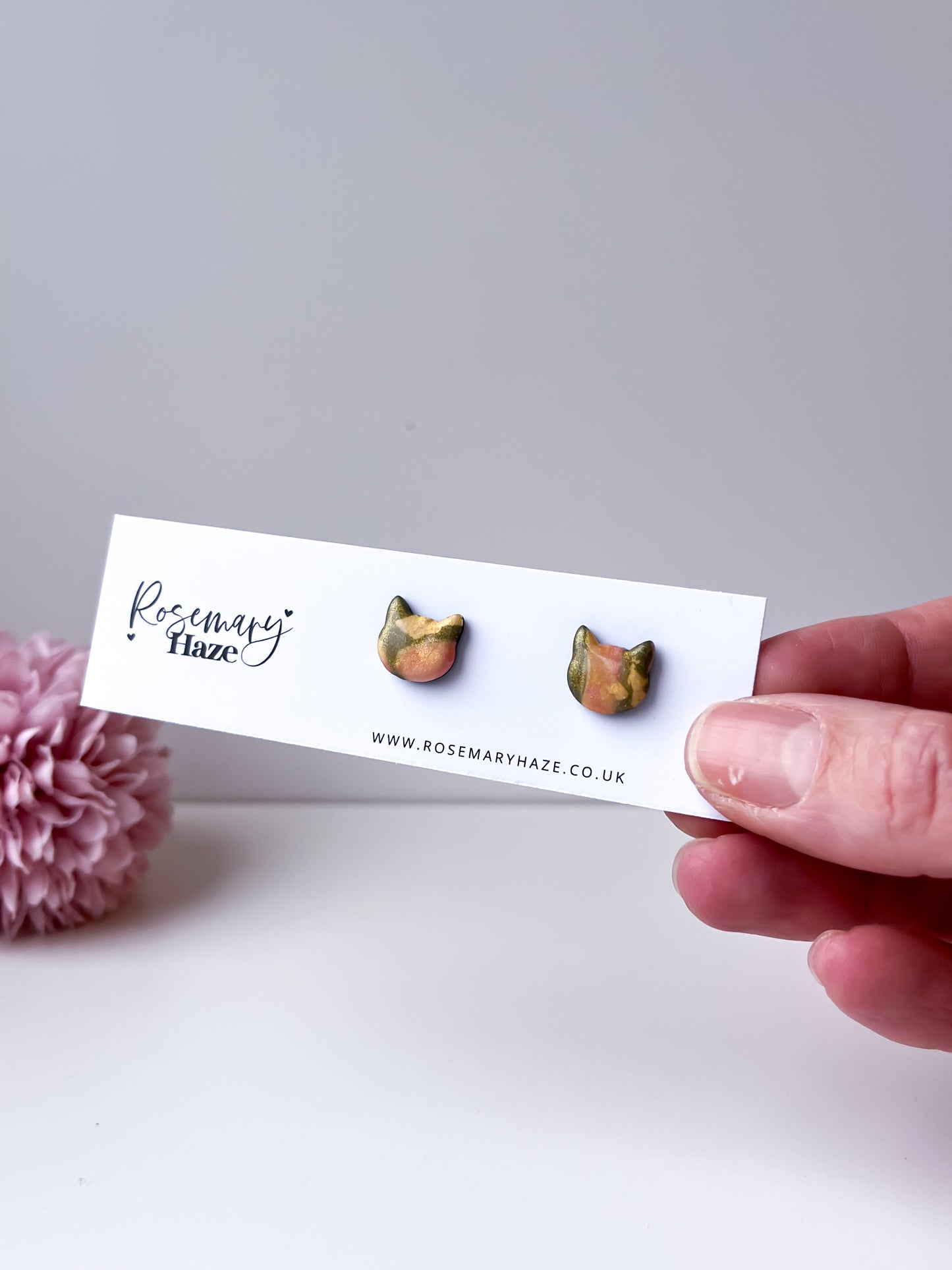 Glossy Gold Cat Studs