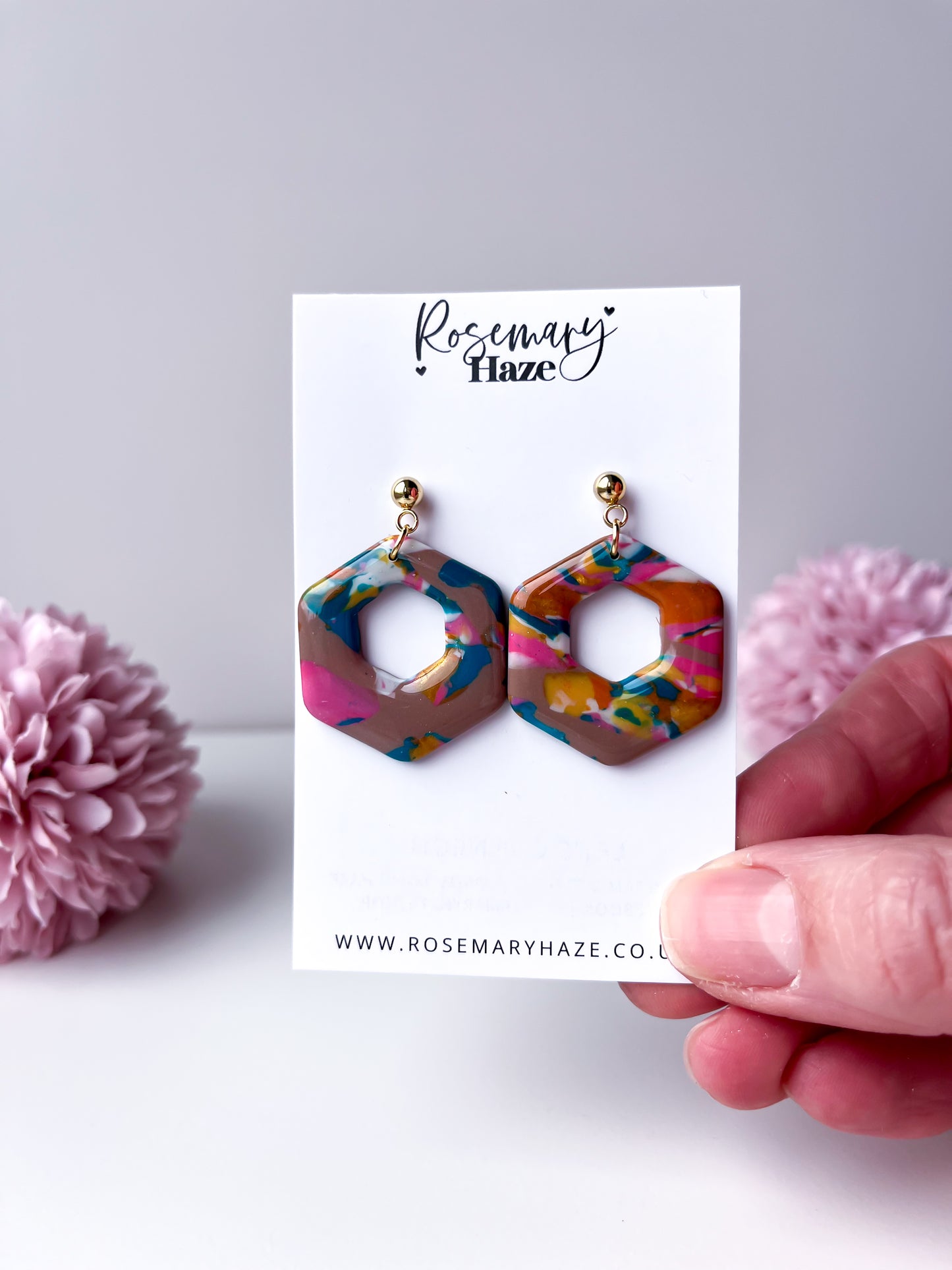 Retro Huggies (peace sign & hexagon) - day 29 🏡