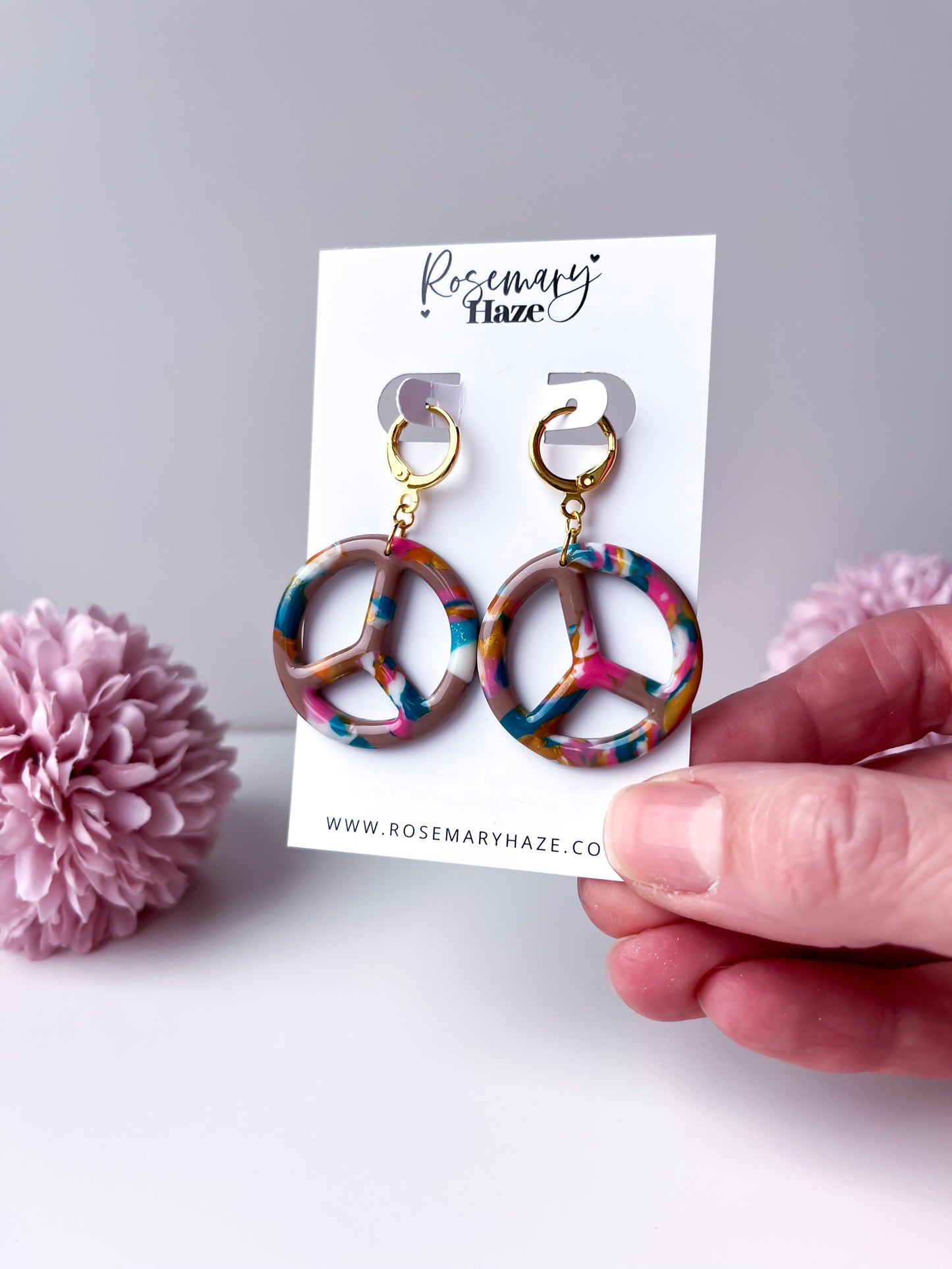 Retro Huggies (peace sign & hexagon) - day 29 🏡